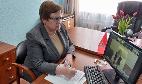 Женщины-законодатели выступили в поддержку детей-сирот